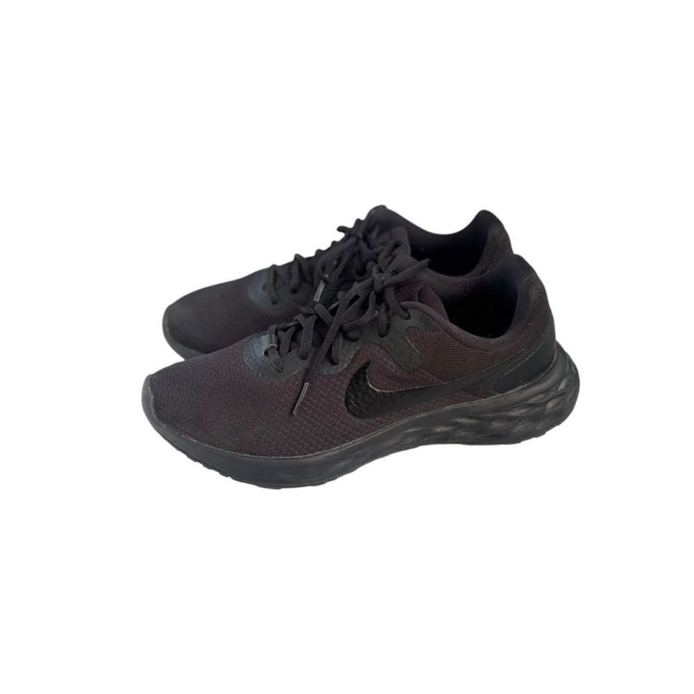 Nike women’s Revolution classic athletic black running jogging sneaker shoe 10